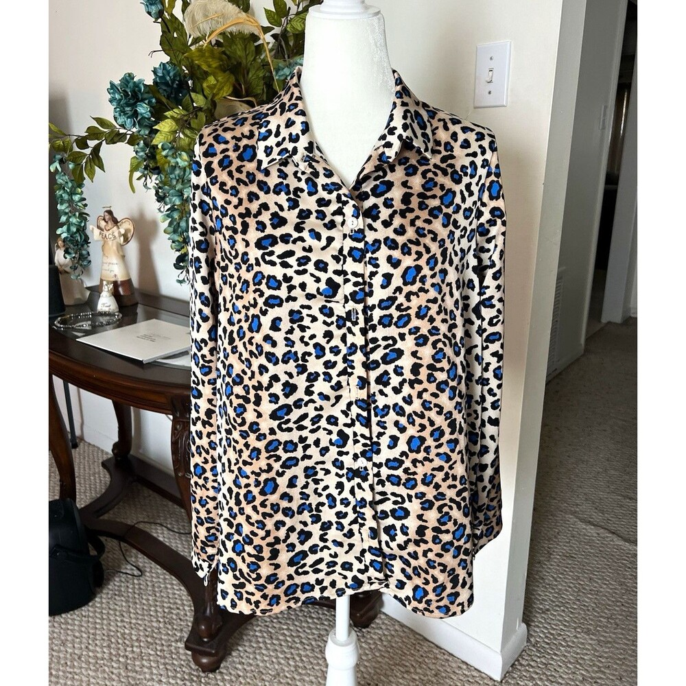Hesed Women Leopard Print Collared Button-Up Blouse Woven Polyester M